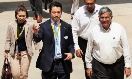 Japanese State Minister of Finance visits IITGN