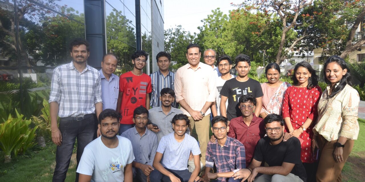 FORMER CRICKETER AND NCA DIRECTOR VVS LAXMAN MET IITGN’S RECIPIENT STUDENTS OF SCHOLARSHIPS SET UP BY HIM– MOTIVATED THEM TO WORK HARD AND FOCUS ON GOALS