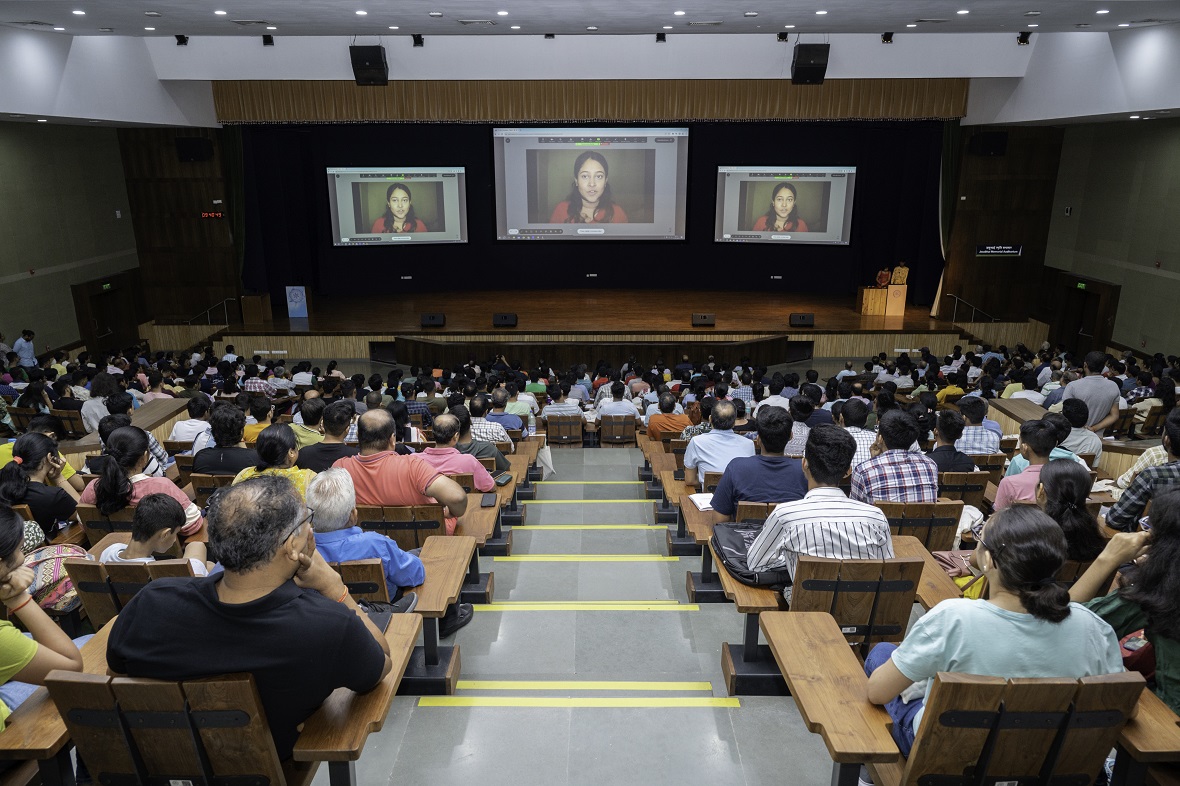 IIT Gandhinagar - IIT Gandhinagar is happy to invite applications for  admission to its Masters, Doctoral, and Postgraduate Diploma (PGDIIT)  programmes for the academic year 2020-21. The programmes are offered in  different