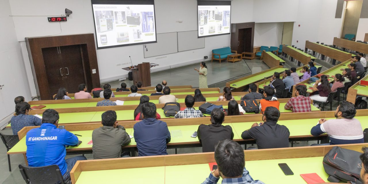 IITGN Celebrates ‘Vacuum Day’ with Pfeiffer India