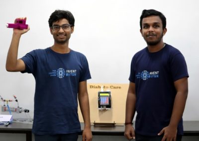 (L-R) Yash Raj, IIT Dhanbad and Govind V B, IIT Madras invented a device to monitor glucose level
