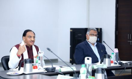 Union Education Minister visited IITGN – Holds meeting with heads of centrally-funded educational institutions of Gujarat