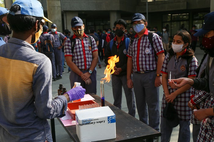 IITGN organises a week-long Science Awareness Programme with scientific demonstrations for school students