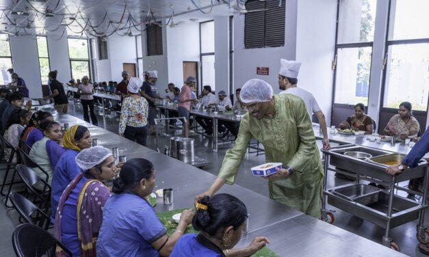 ‘Cooking for the Cooks’– IITGN students, faculty, and staff cooked and served a meal to nearly a hundred mess workers to express gratitude